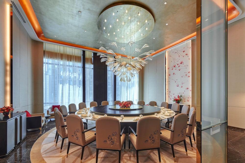 Pavilion Hotel Kuala Lumpur Managed By Banyan Tree Exterior foto The interior of the restaurant