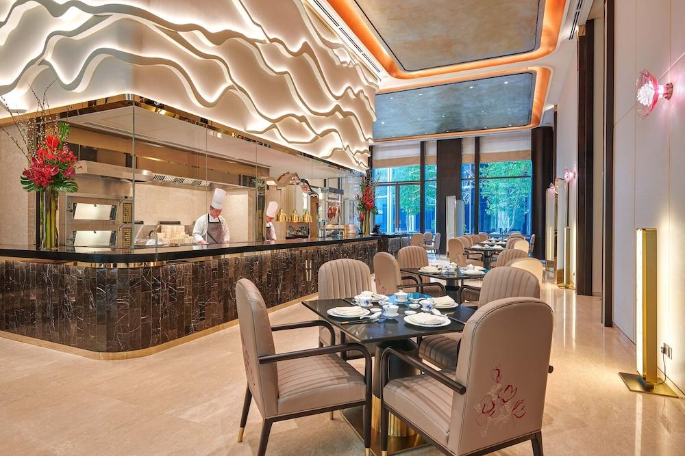 Pavilion Hotel Kuala Lumpur Managed By Banyan Tree Exterior foto The restaurant at the hotel